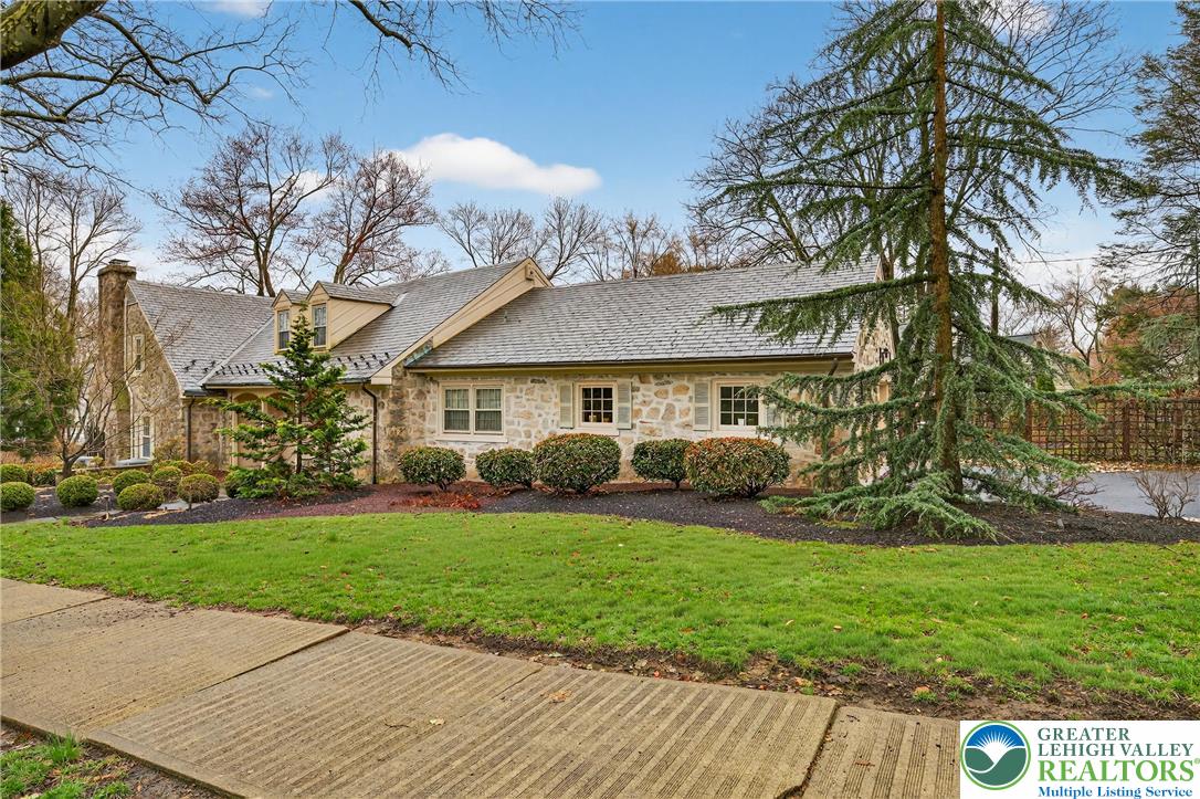 2011 Sycamore Street Bethlehem, PA 18017 - Photo 2 of 96