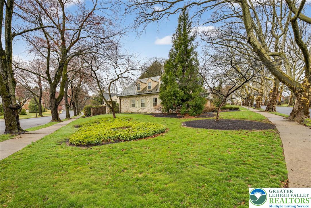 2011 Sycamore Street Bethlehem, PA 18017 - Photo 4 of 96