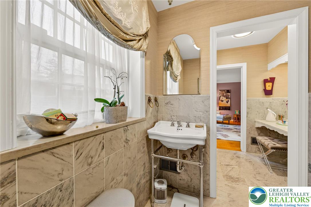 2011 Sycamore Street Bethlehem, PA 18017 - Photo 41 of 96