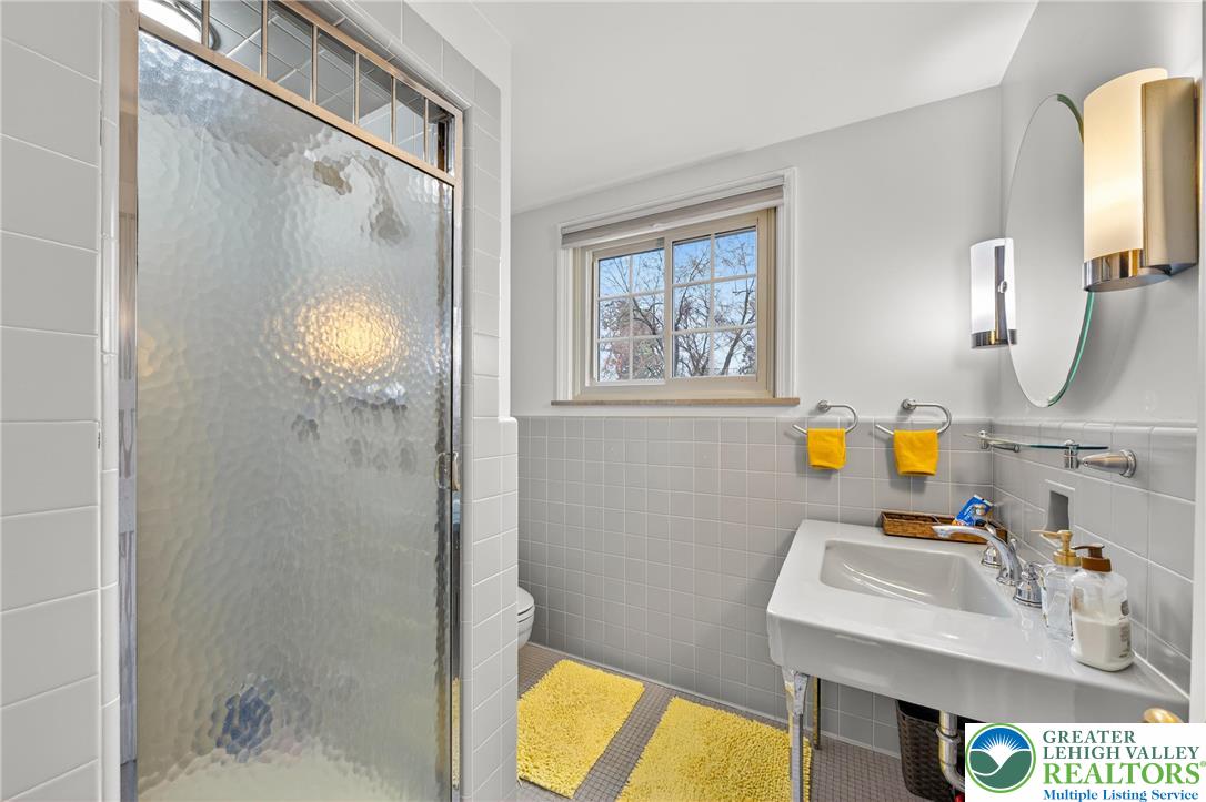 2011 Sycamore Street Bethlehem, PA 18017 - Photo 62 of 96