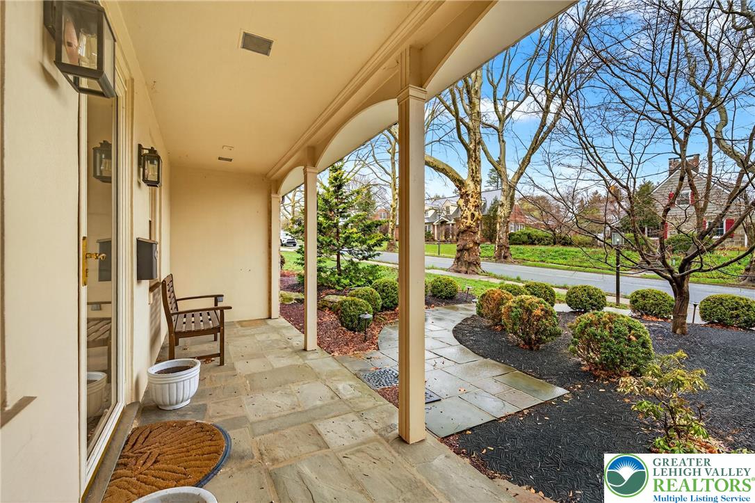 2011 Sycamore Street Bethlehem, PA 18017 - Photo 8 of 96