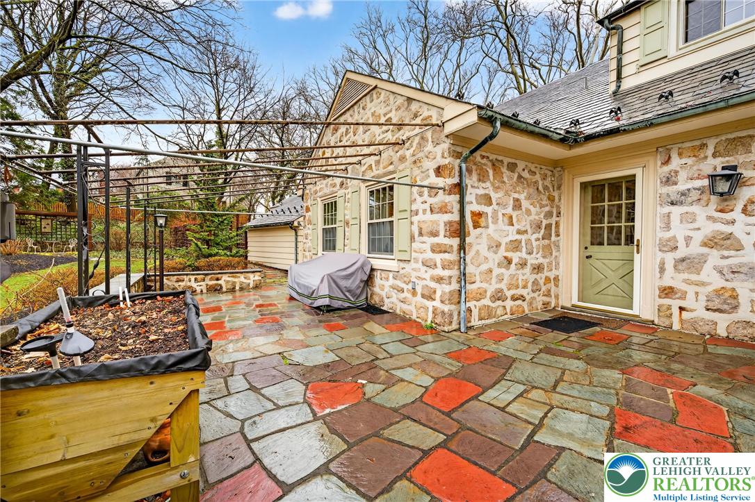 2011 Sycamore Street Bethlehem, PA 18017 - Photo 88 of 96