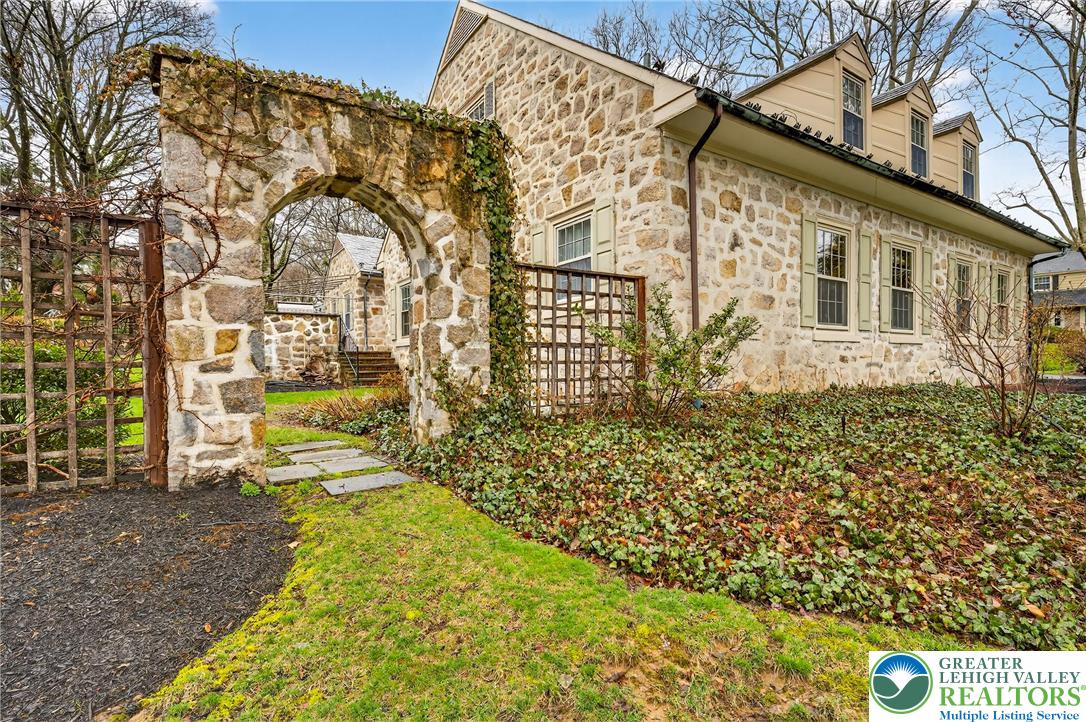 2011 Sycamore Street Bethlehem, PA 18017 - Photo 95 of 96