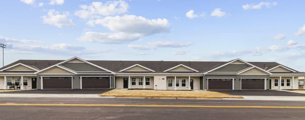 $379,900 | 1601 Wildlife Drive, Unit 4, Kewaskum, WI 53040