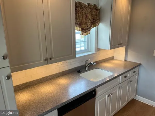 $2,300 | 110 Sunset Drive, Wilmington, DE 19809