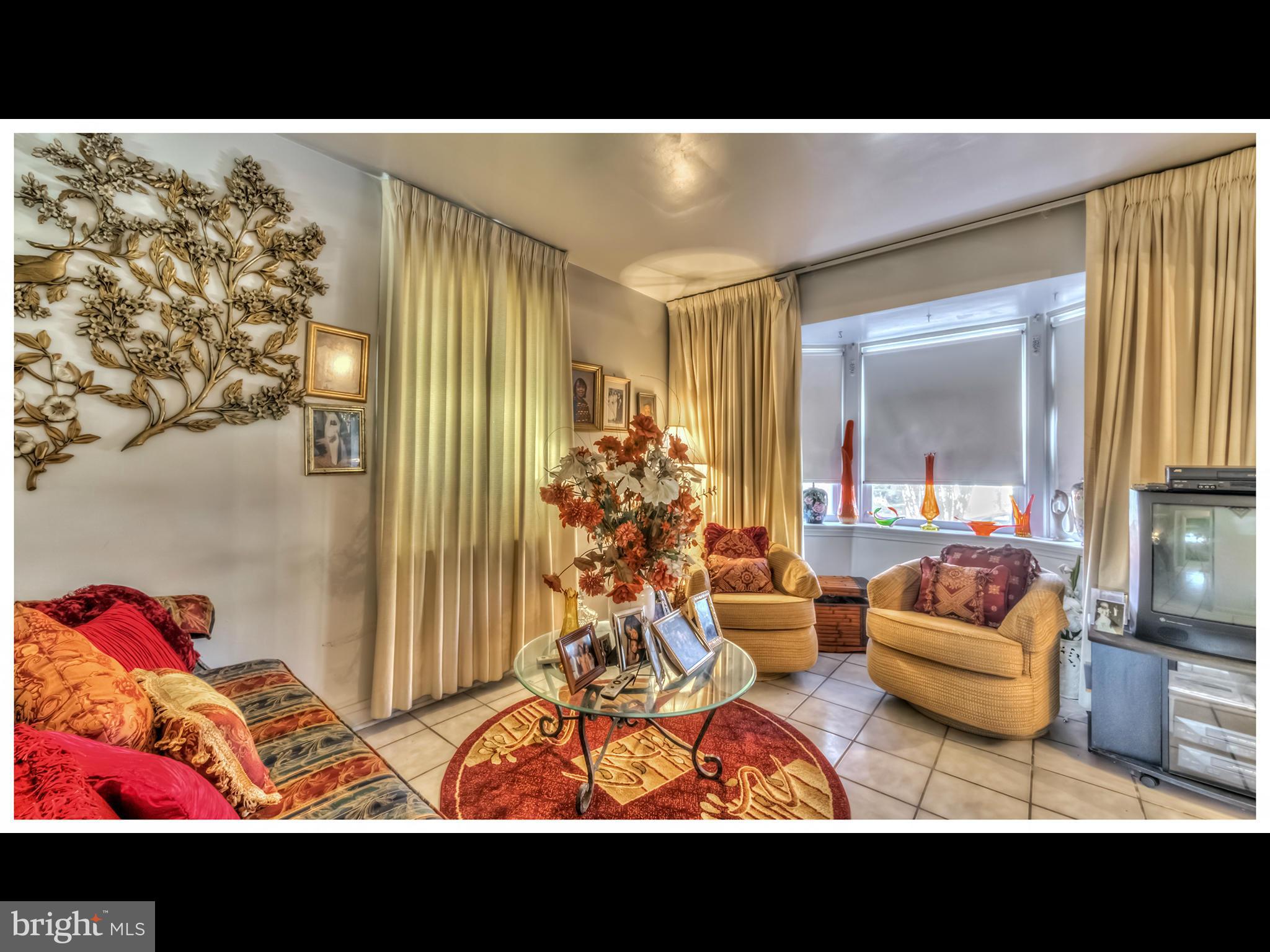 5005 Levindale Road Baltimore, MD 21215 - Photo 5 of 30 Living Room