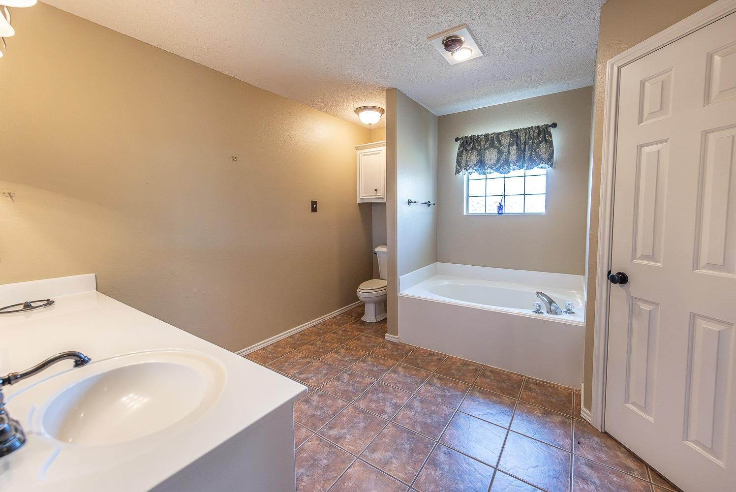 6101 100th Street Lubbock, TX 79424 - Photo 14 of 26 Photo 14