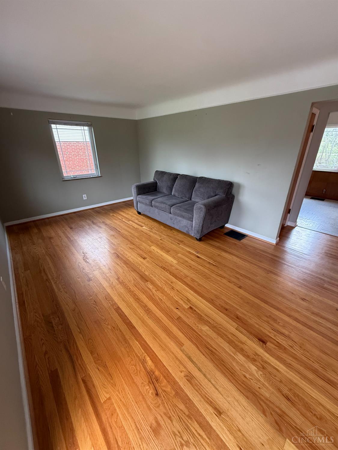 332 Ingram Road Cincinnati, OH 45218 - Photo 6 of 30