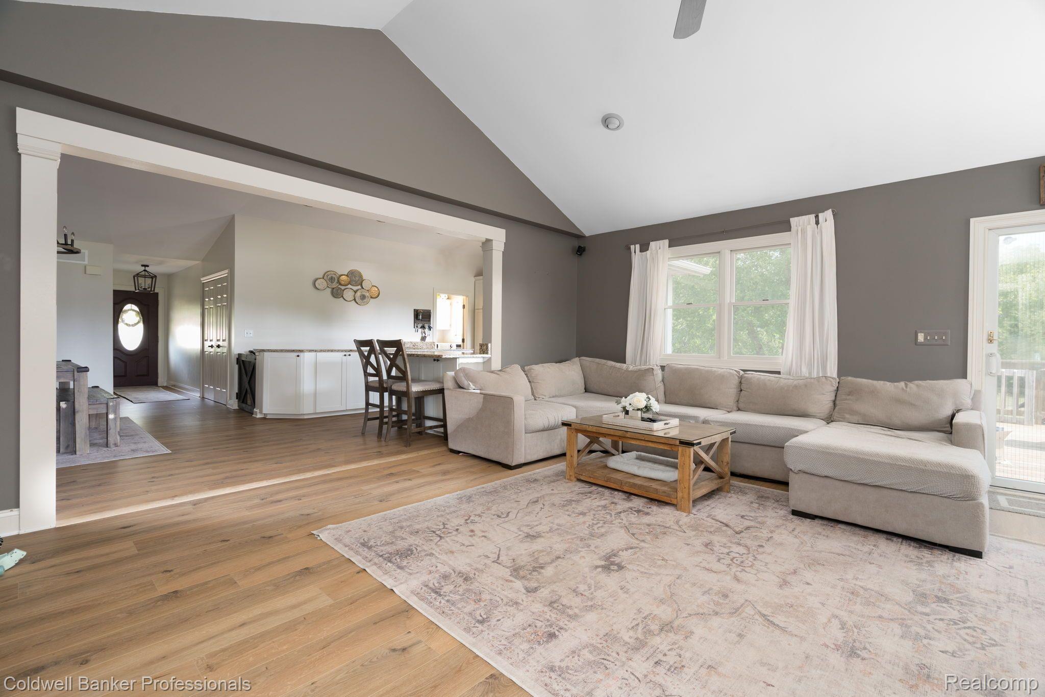 181 Lone Tree Road Milford, MI 48380 - Photo 9 of 32 Family Room
