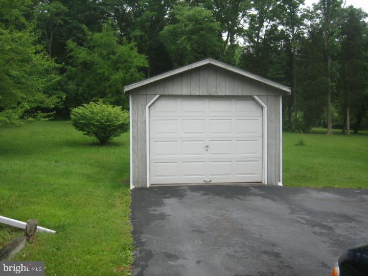 1660 Bahr Road Pottstown, PA 19464 - Photo 4 of 19 Gallery Image 4