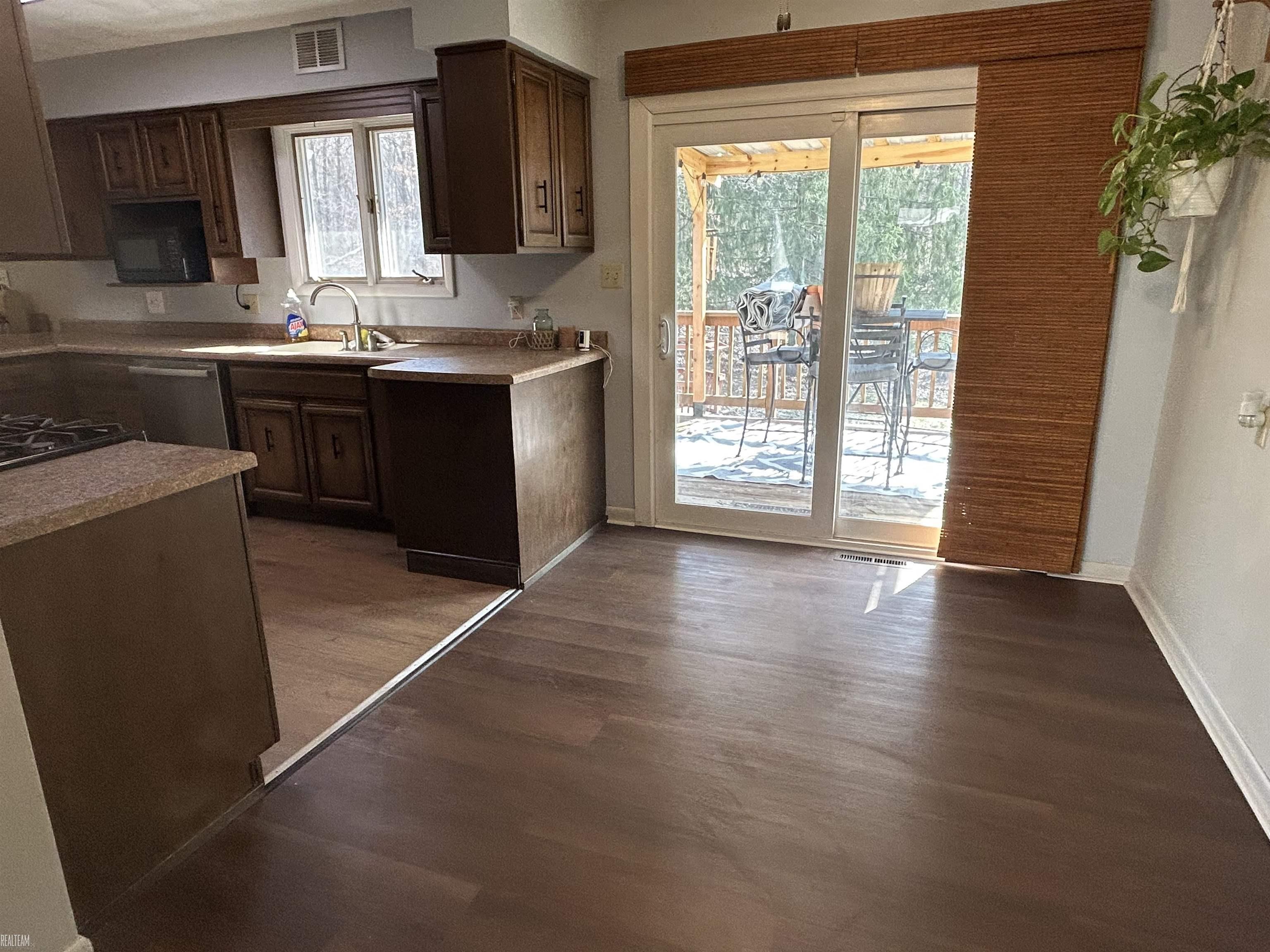 228 Indian Road Battle Creek, MI 49017 - Photo 12 of 42