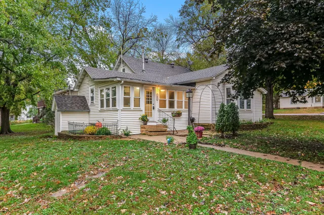 $194,900 | 101 North Mill Street, Kasota, MN 56050