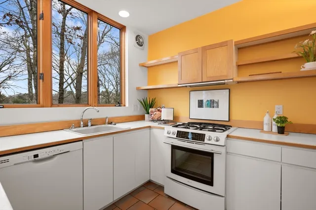 $1,690,000 | 55 Grove Hill Park, Newton, MA 02460