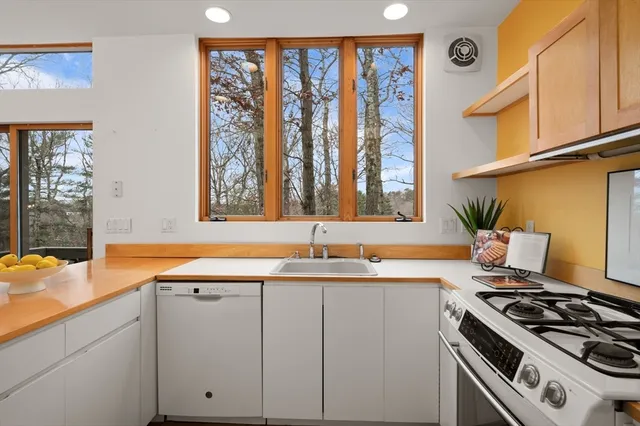 $1,690,000 | 55 Grove Hill Park, Newton, MA 02460