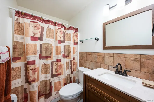 a view of a storage & utility room