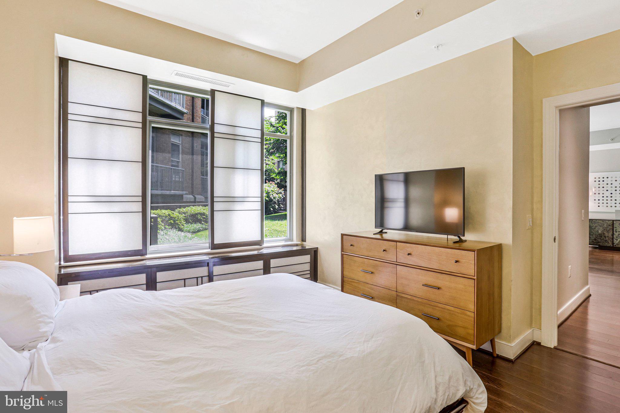 2425 L Street Northwest, Unit 211 Washington, DC 20037 - Photo 13 of 26