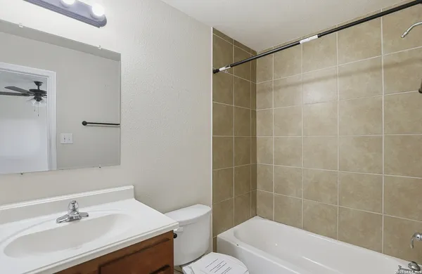 $1,450 | 16819 Dancing Ava, Unit 2, Selma, TX 78154