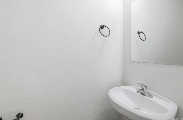 $1,450 | 16819 Dancing Ava, Unit 2, Selma, TX 78154