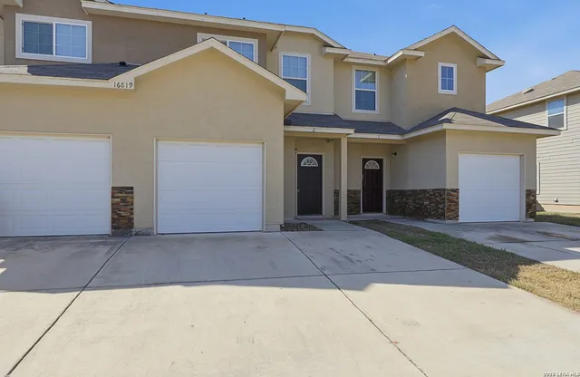 $1,450 | 16819 Dancing Ava, Unit 2, Selma, TX 78154