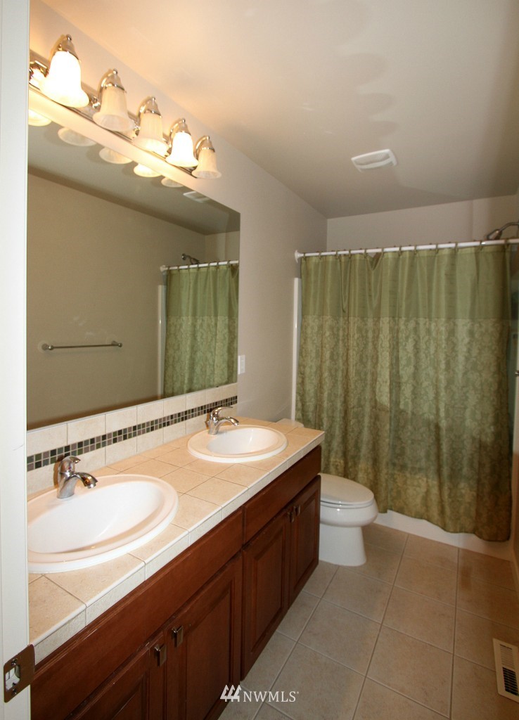 220 Ilwaco Place Southeast Renton, WA 98059 - Photo 22 of 25 Gallery Image 22
