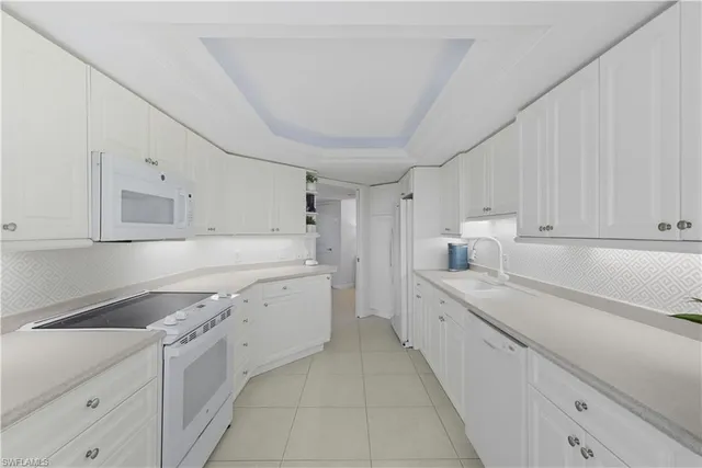 $16,000 | 4901 Gulf Shore Boulevard North, Unit 2104, Naples, FL 34103