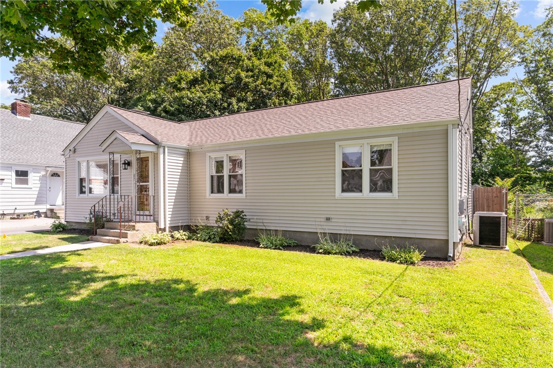 65 Howland Road Cranston, RI 02910 - Photo 3 of 41 Gallery Image 3