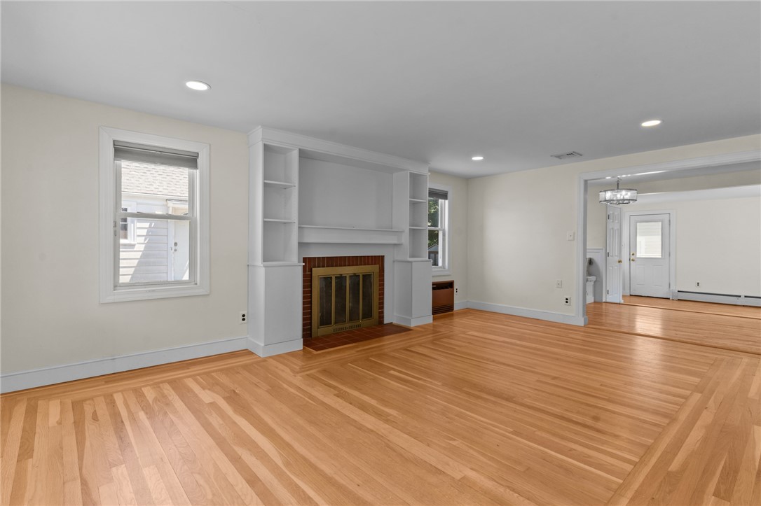 65 Howland Road Cranston, RI 02910 - Photo 4 of 41 Gallery Image 4