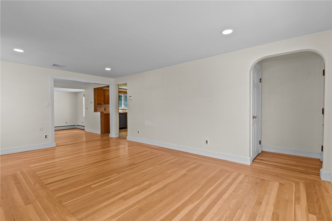 65 Howland Road Cranston, RI 02910 - Photo 5 of 41 Gallery Image 5