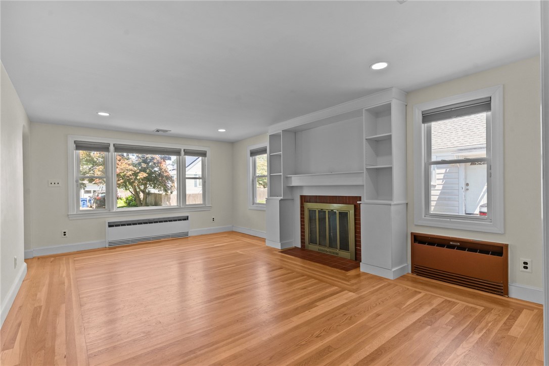 65 Howland Road Cranston, RI 02910 - Photo 7 of 41 Gallery Image 7
