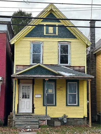 $65,000 | 150 1/2 East 3rd Street, Oswego, NY 13126