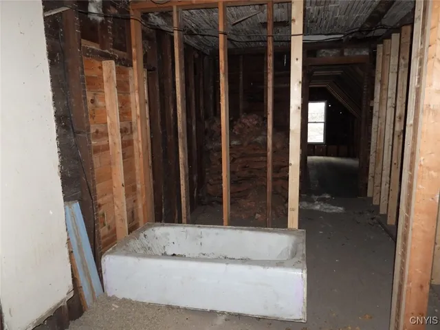 $65,000 | 150 1/2 East 3rd Street, Oswego, NY 13126