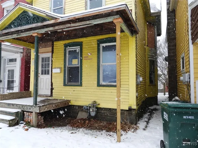 $65,000 | 150 1/2 East 3rd Street, Oswego, NY 13126