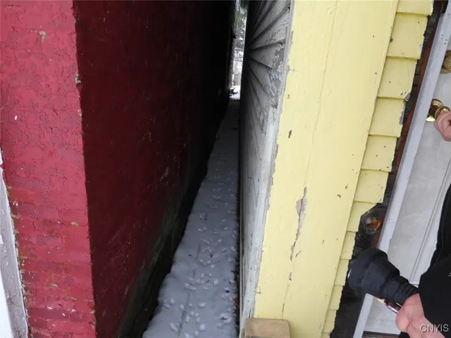 $65,000 | 150 1/2 East 3rd Street, Oswego, NY 13126