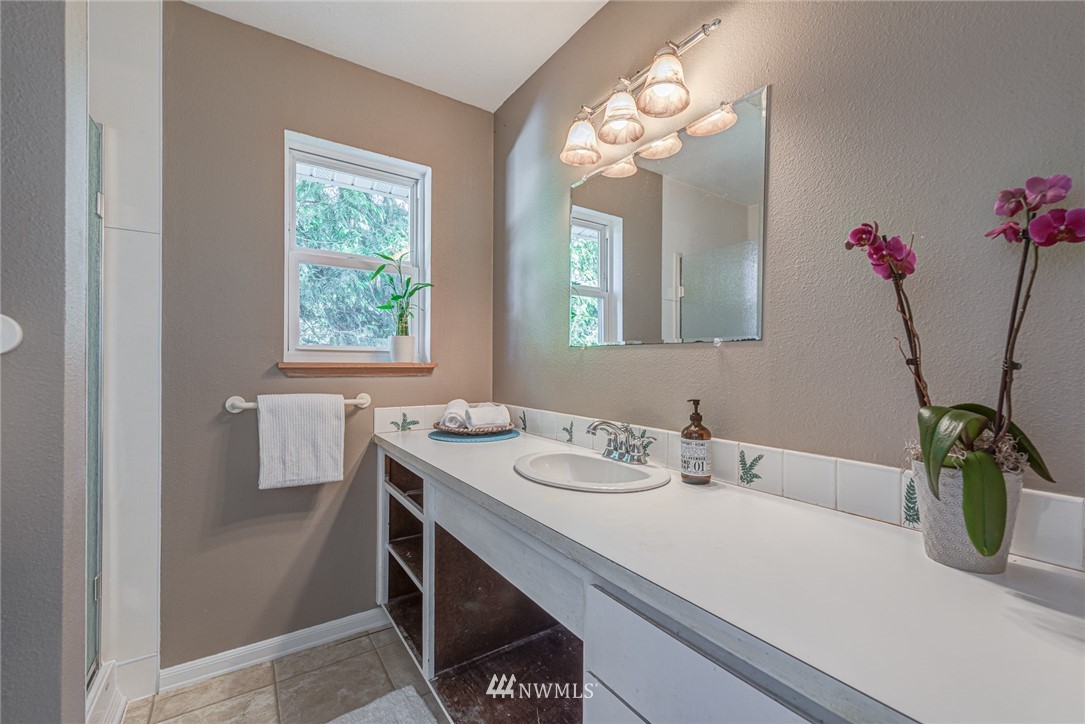 826 201st Place Southeast Bothell, WA 98012 - Photo 16 of 32