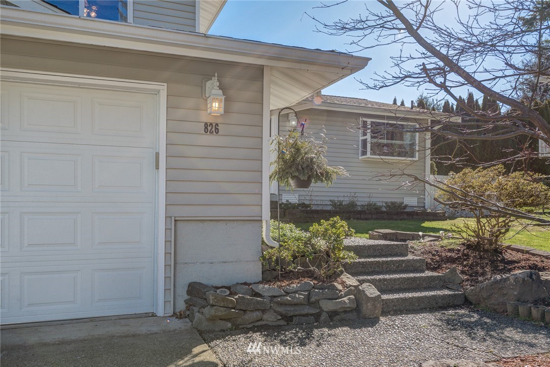 826 201st Place Southeast Bothell, WA 98012 - Photo 3 of 32