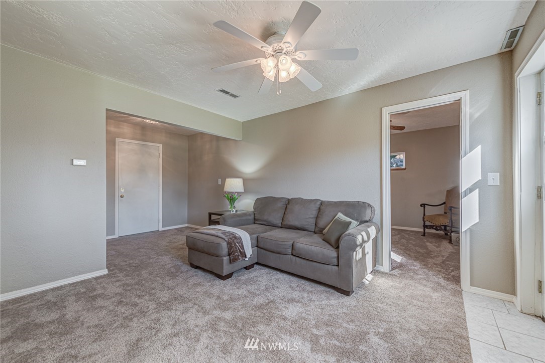 826 201st Place Southeast Bothell, WA 98012 - Photo 22 of 32