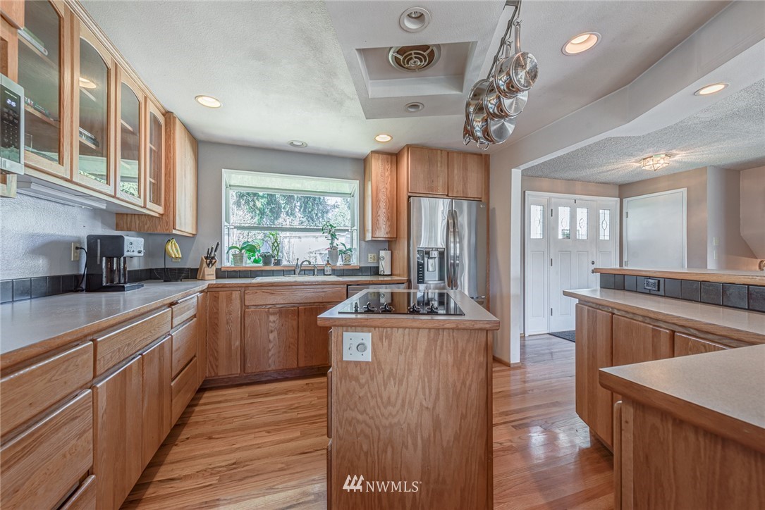 826 201st Place Southeast Bothell, WA 98012 - Photo 8 of 32
