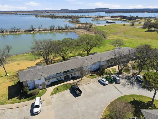 $199,000 | 108 Harbor Drive, Unit 102, Runaway Bay, TX 76426