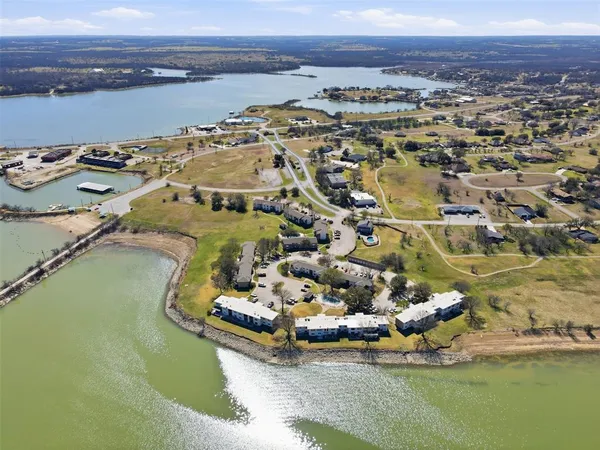 $199,000 | 108 Harbor Drive, Unit 102, Runaway Bay, TX 76426