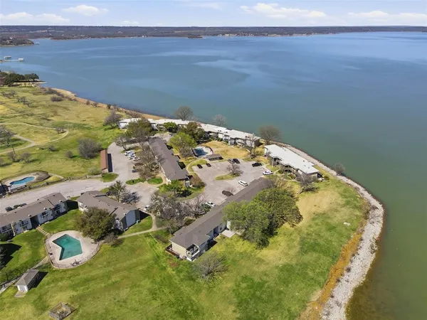 $199,000 | 108 Harbor Drive, Unit 102, Runaway Bay, TX 76426