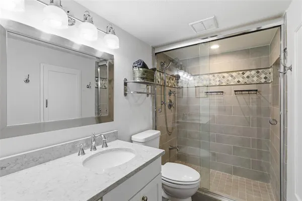 $199,000 | 108 Harbor Drive, Unit 102, Runaway Bay, TX 76426