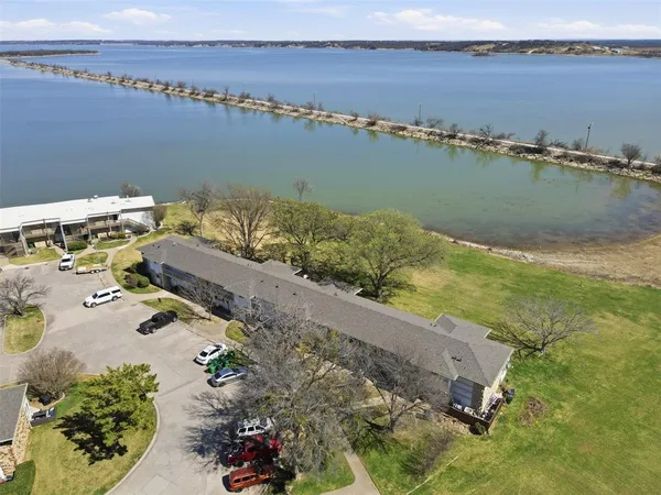 $199,000 | 108 Harbor Drive, Unit 102, Runaway Bay, TX 76426