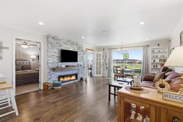 $199,000 | 108 Harbor Drive, Unit 102, Runaway Bay, TX 76426