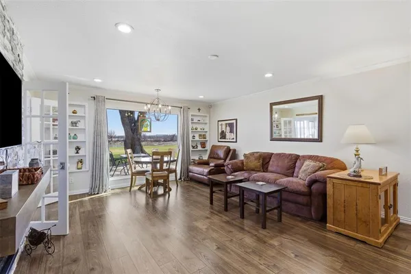 $199,000 | 108 Harbor Drive, Unit 102, Runaway Bay, TX 76426