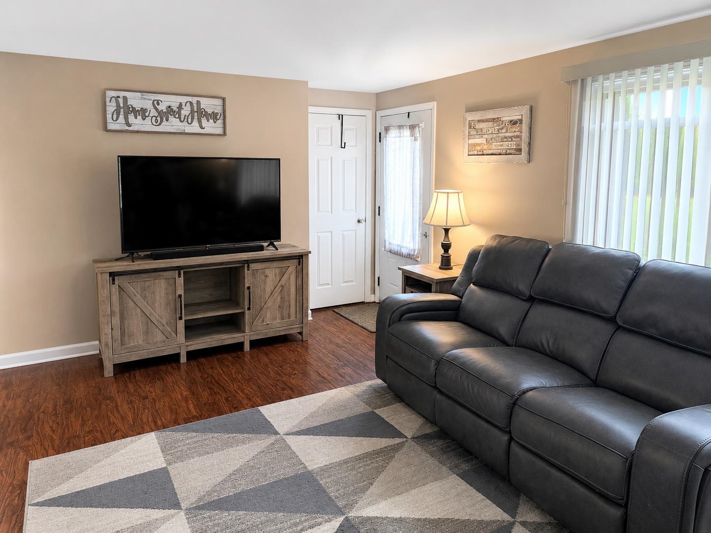 1124 Grove Street Menasha, WI 54952 - Photo 10 of 33