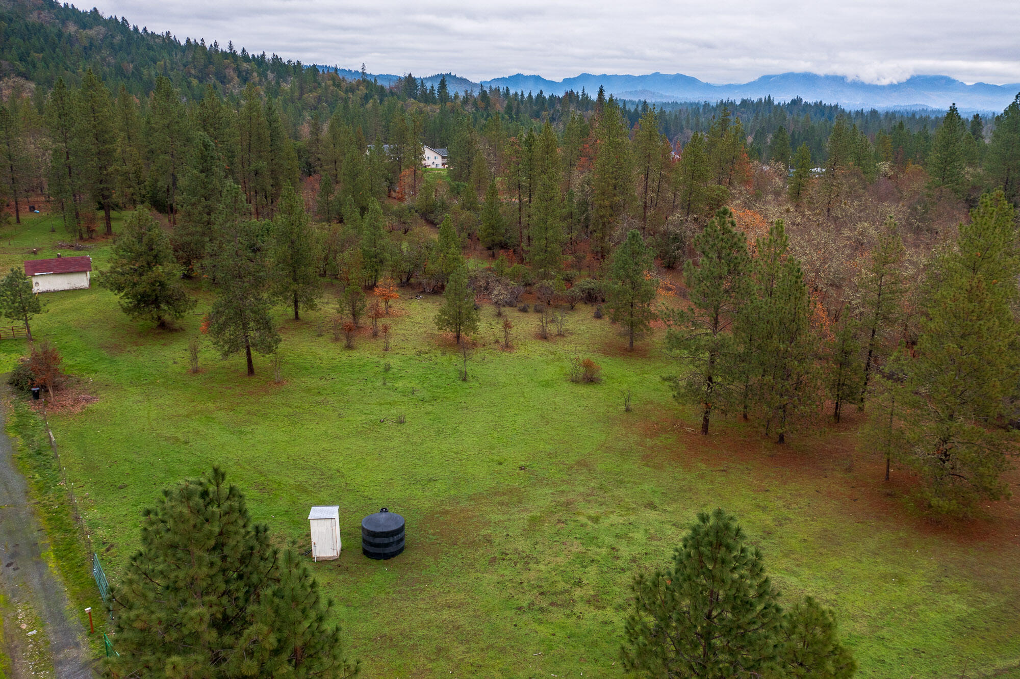 2530 Robertson Bridge Road Grants Pass, OR 97526 - Photo 31 of 36 2530 Robertson Bridge Rd-033