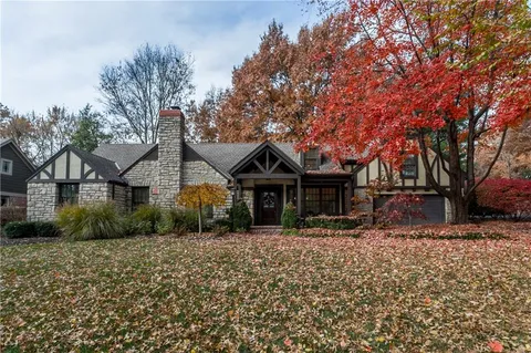 $1,175,000 | 8308 High Drive, Leawood, KS 66206
