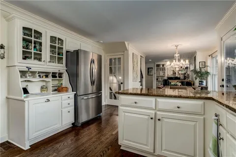 $1,175,000 | 8308 High Drive, Leawood, KS 66206