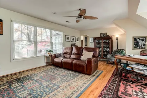 $1,175,000 | 8308 High Drive, Leawood, KS 66206