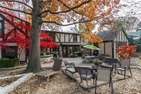 $1,175,000 | 8308 High Drive, Leawood, KS 66206